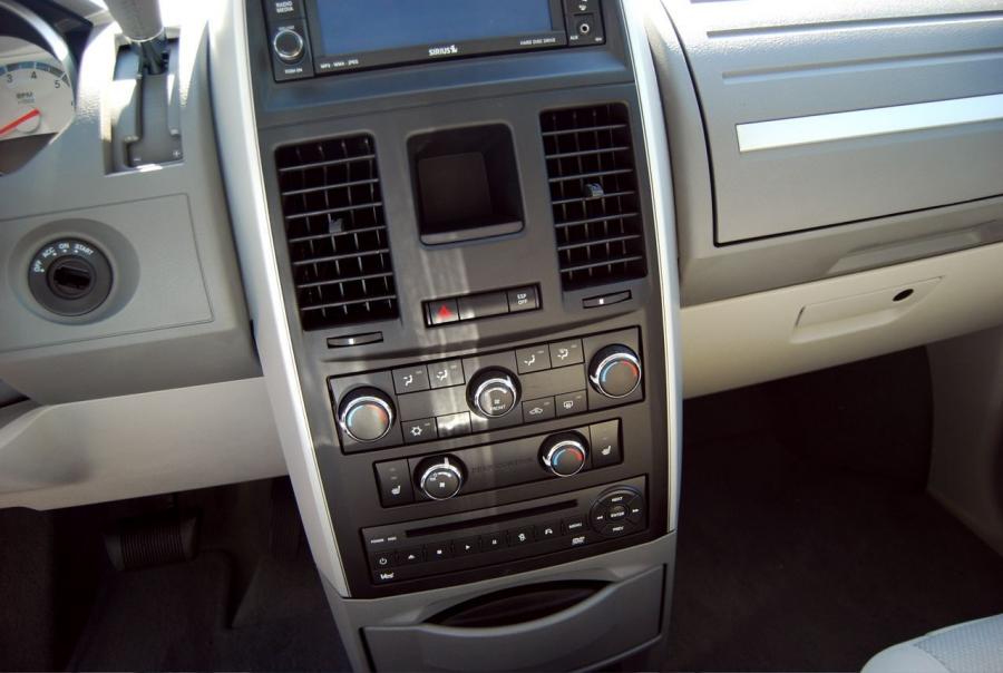 Dodge Grand Caravan SXT 2008 года  (фото 54 из 67)